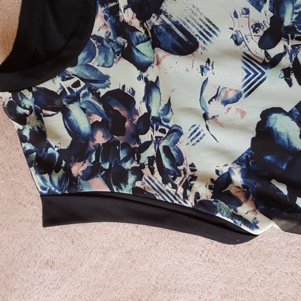 Jess Sheer Front Panel Patterned Top - Picture 4 of 7